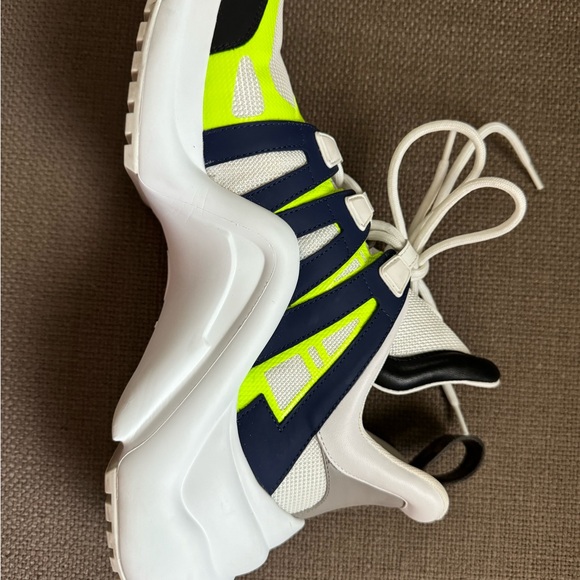 Authentic Louis Vuitton ArcLight Sneaker - Picture 7 of 10